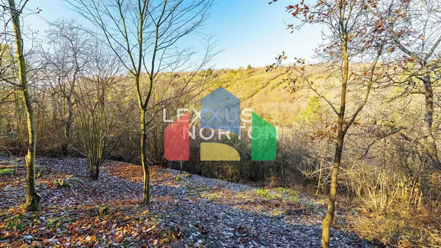 На продажу участки под строительство 2570 m²