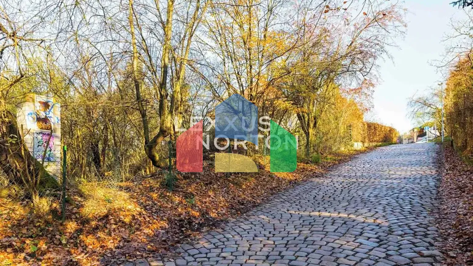 На продажу участки под строительство 2570 m²