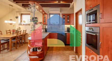 На продажу многоквартирные дома 958 m²