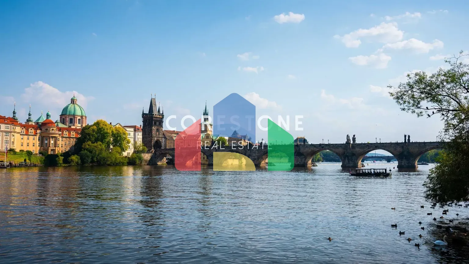 На продажу многоквартирные дома 900 m²