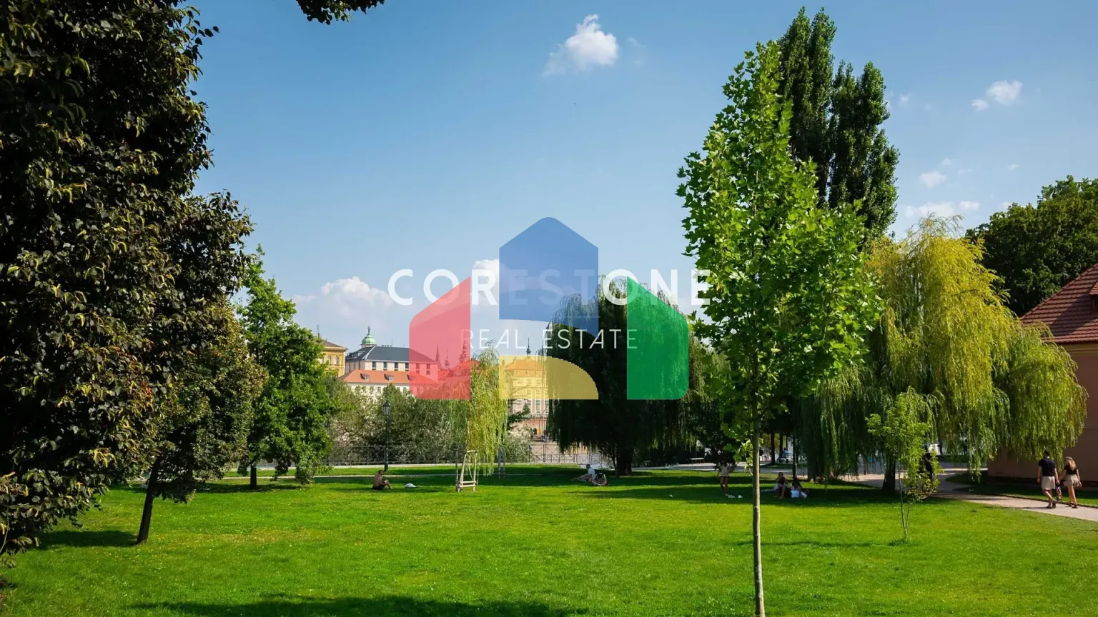 На продажу многоквартирные дома 900 m²