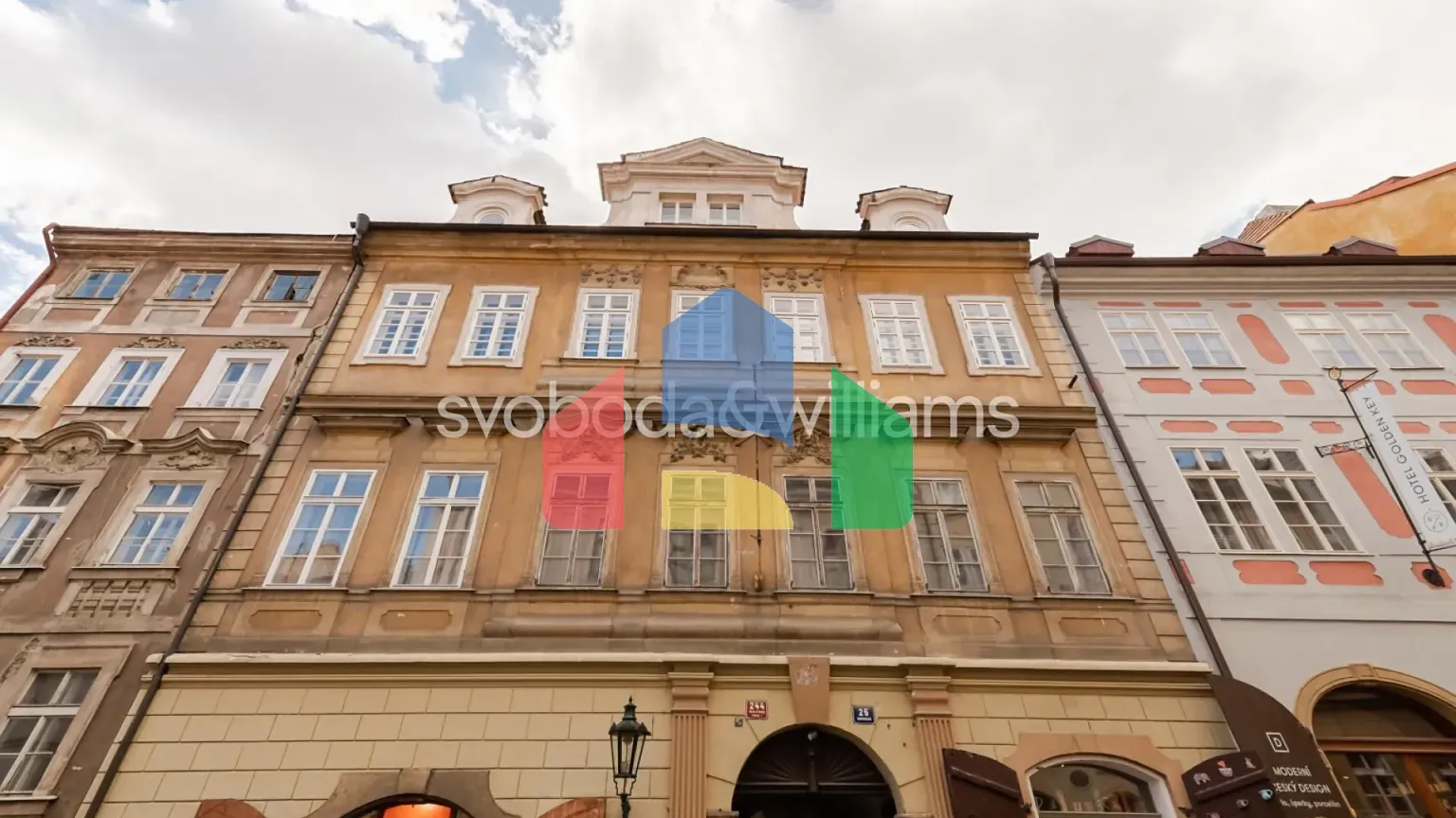 На продажу многоквартирные дома 1700 m²