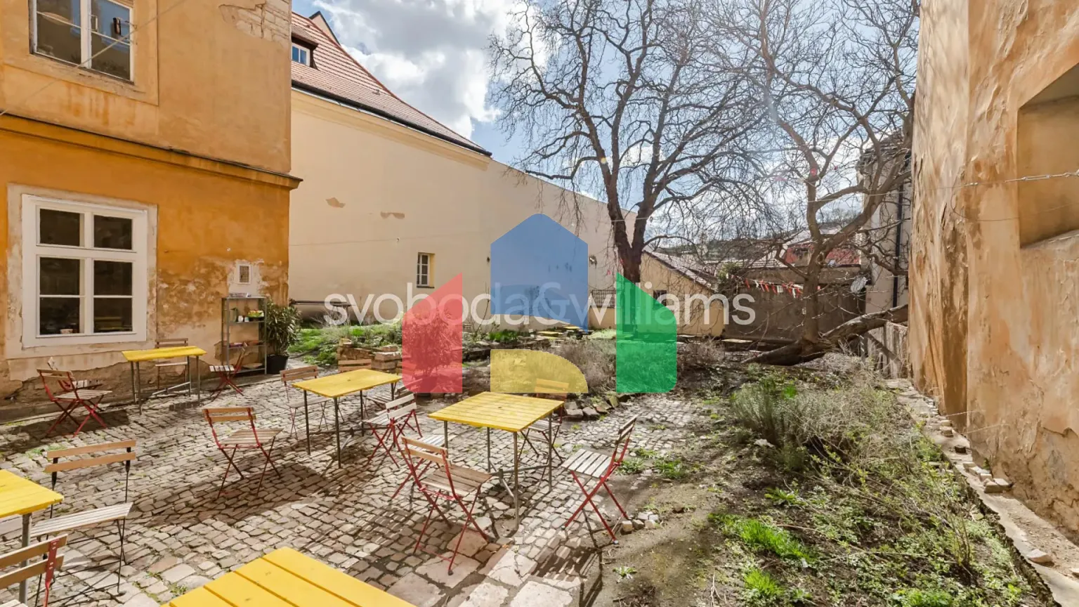 На продажу многоквартирные дома 1700 m²