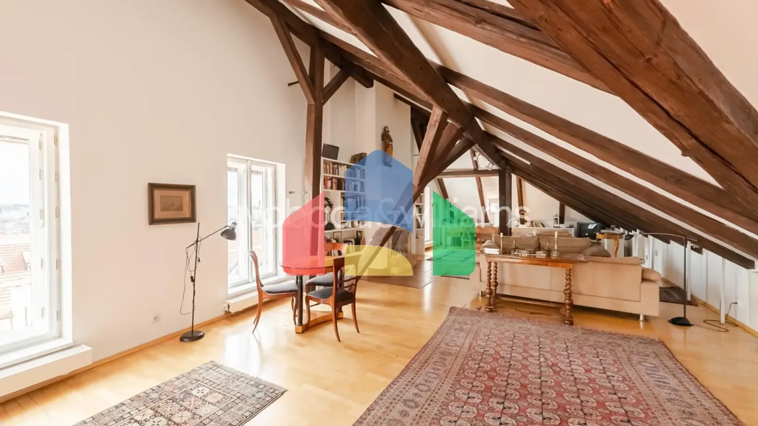 На продажу многоквартирные дома 1700 m²