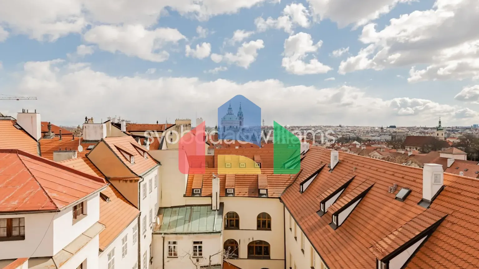 На продажу многоквартирные дома 1700 m²