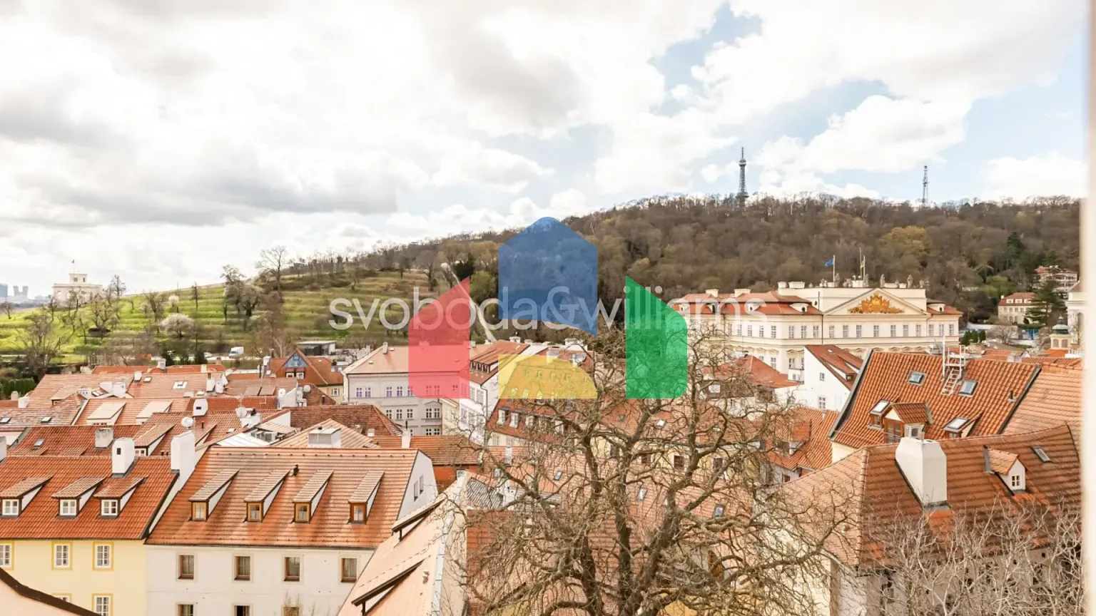 На продажу многоквартирные дома 1700 m²