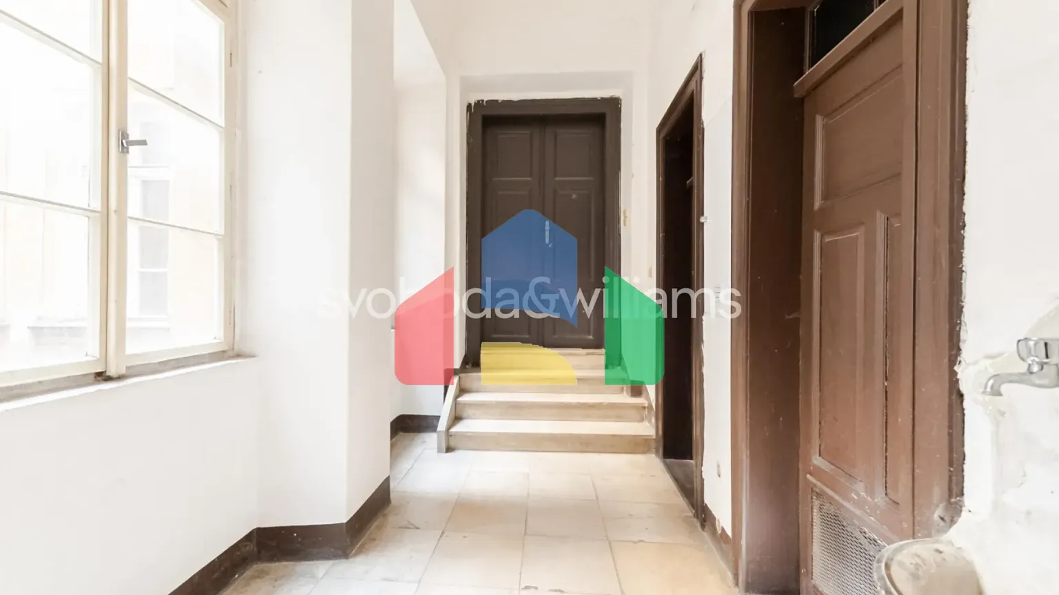 На продажу многоквартирные дома 1700 m²