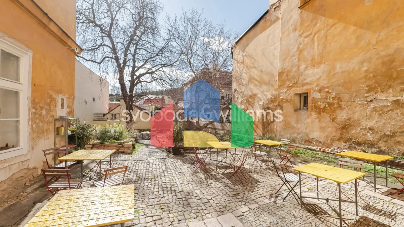 На продажу многоквартирные дома 1700 m²