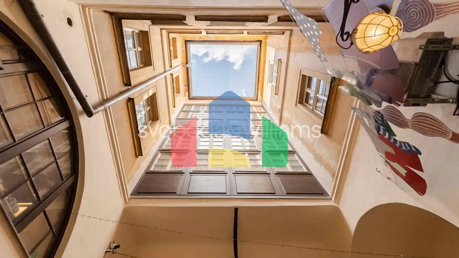 На продажу многоквартирные дома 1700 m²