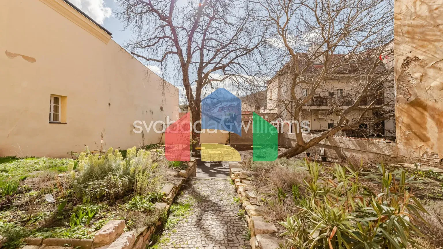 На продажу многоквартирные дома 1700 m²