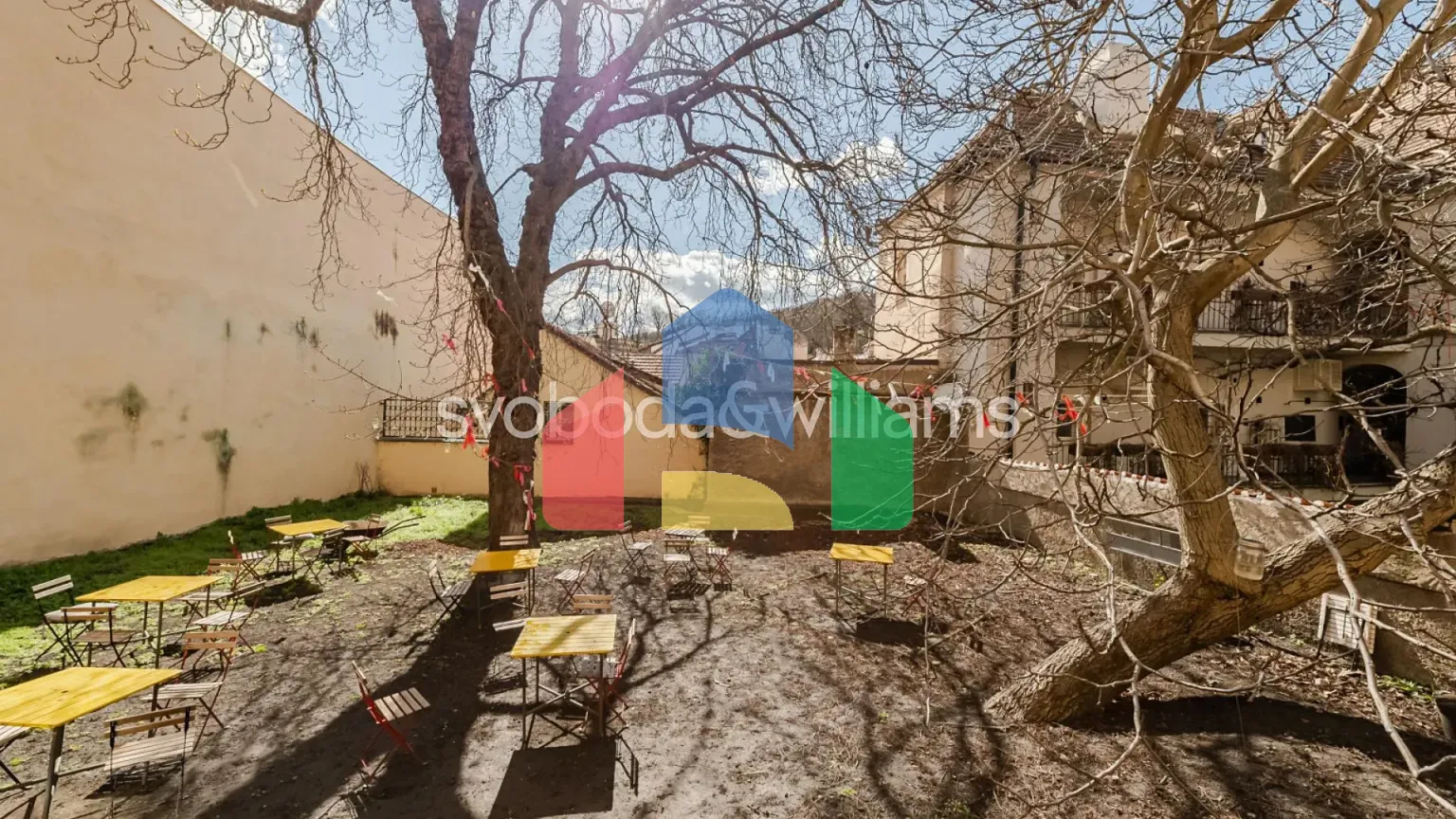 На продажу многоквартирные дома 1700 m²