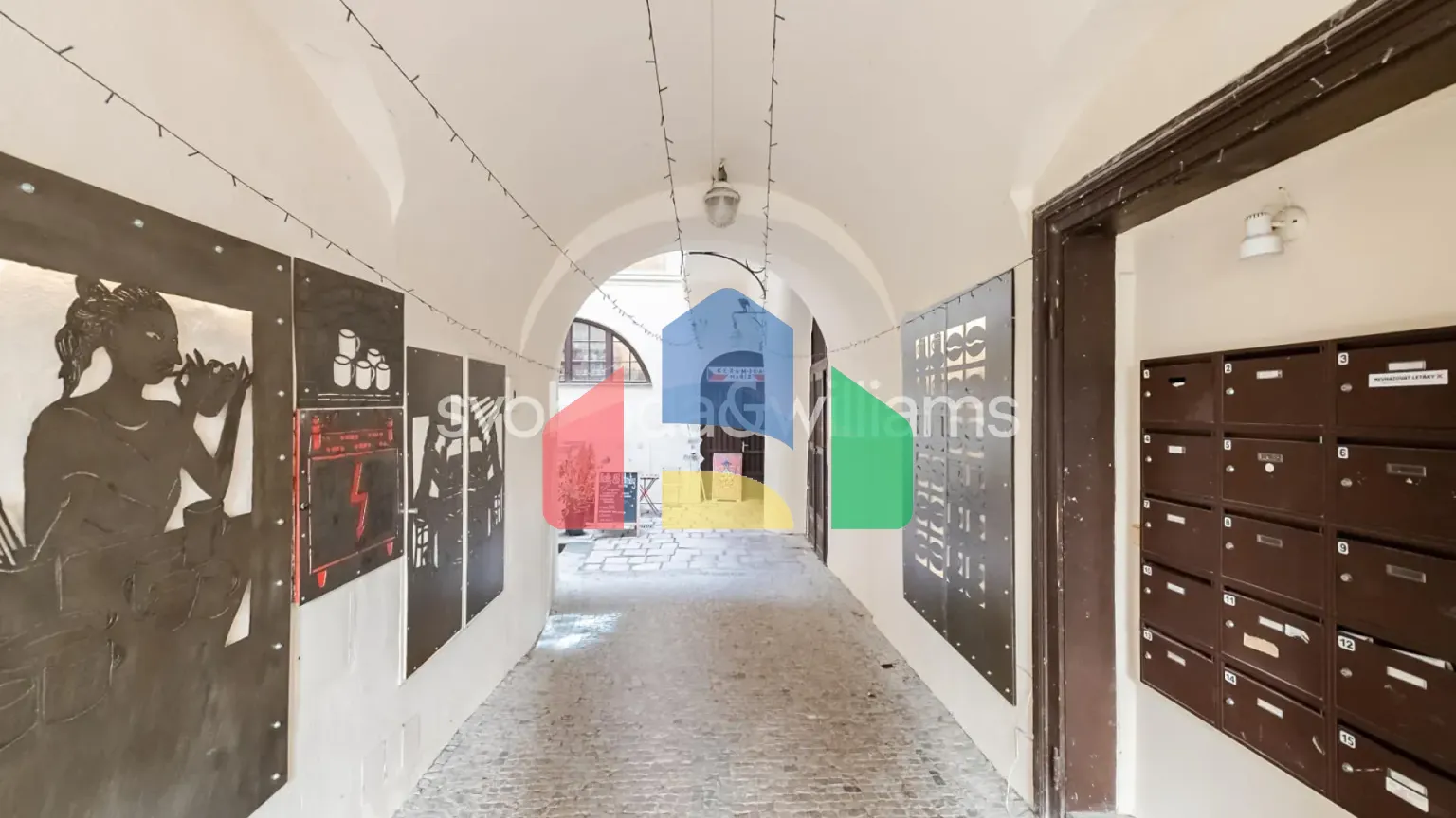 На продажу многоквартирные дома 1700 m²