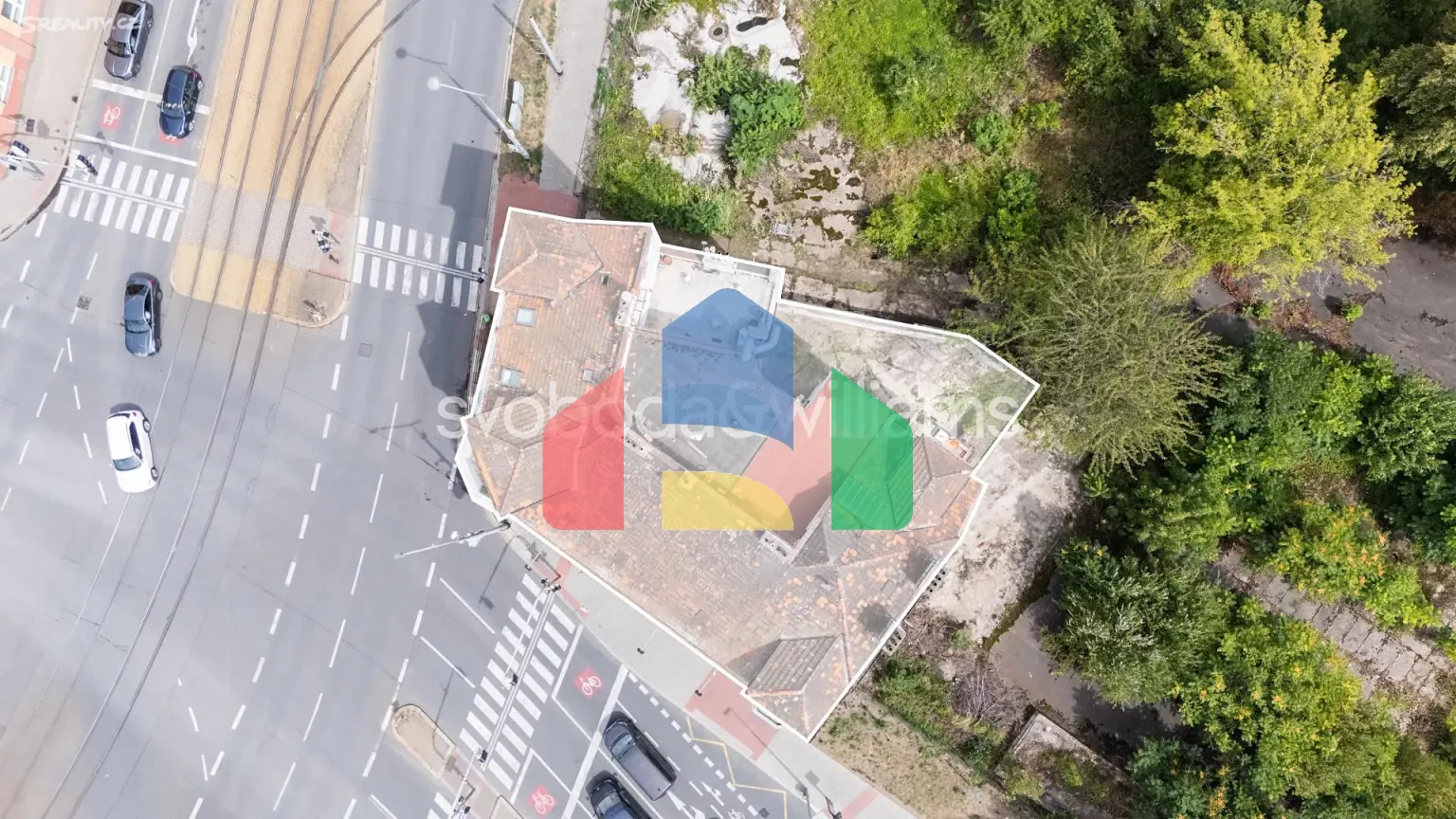 На продажу многоквартирные дома 939 m²