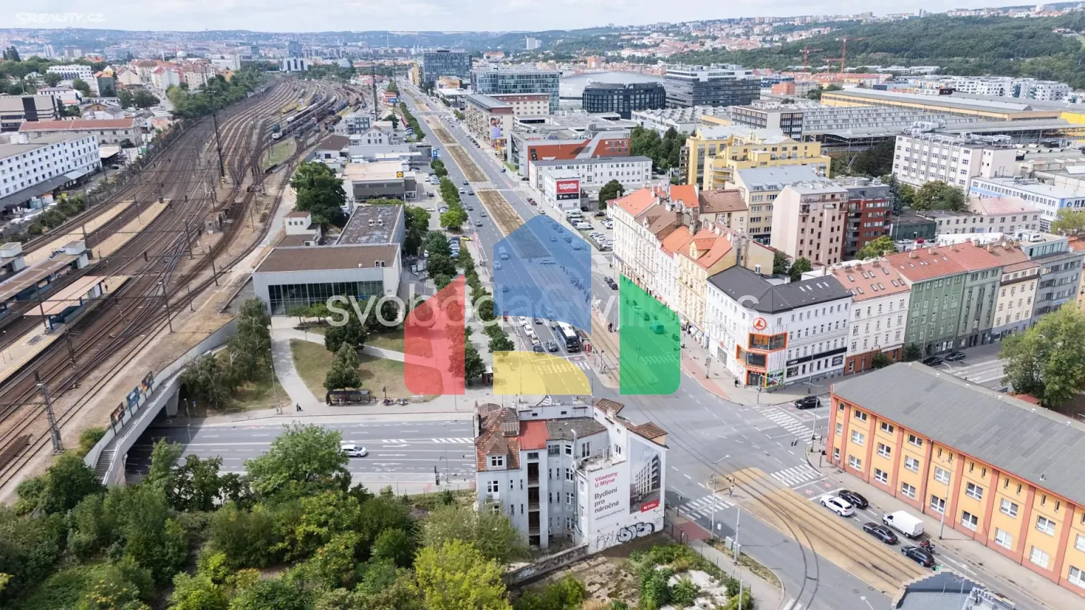 На продажу многоквартирные дома 939 m²