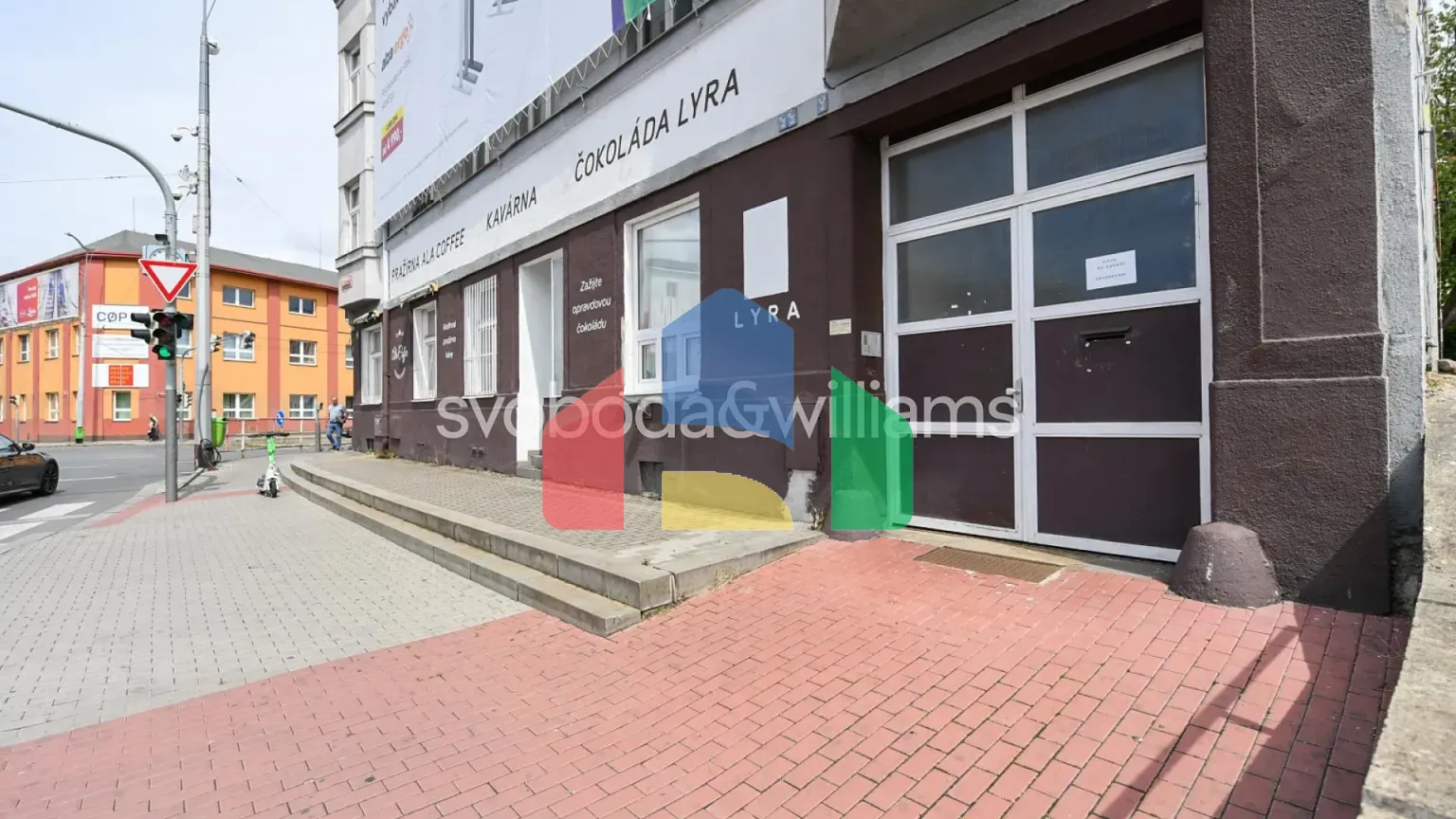 На продажу многоквартирные дома 939 m²