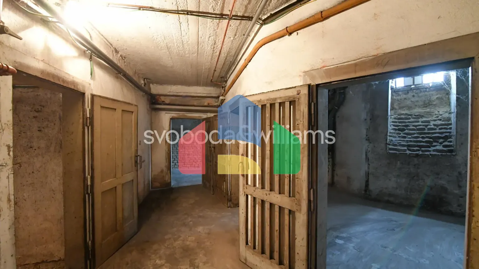 На продажу многоквартирные дома 939 m²