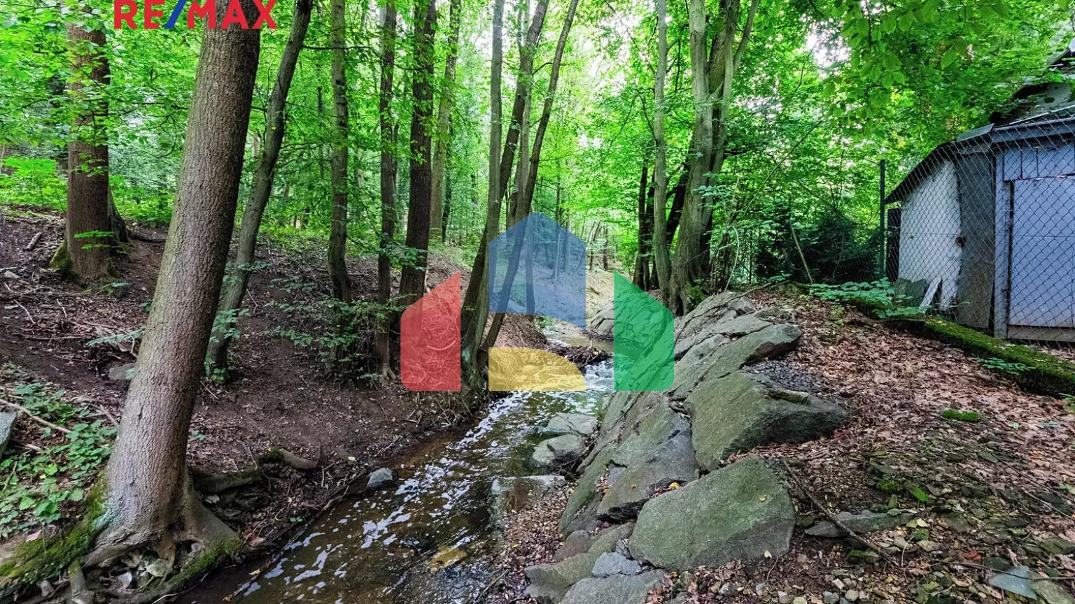 На продажу сады 1217 m²