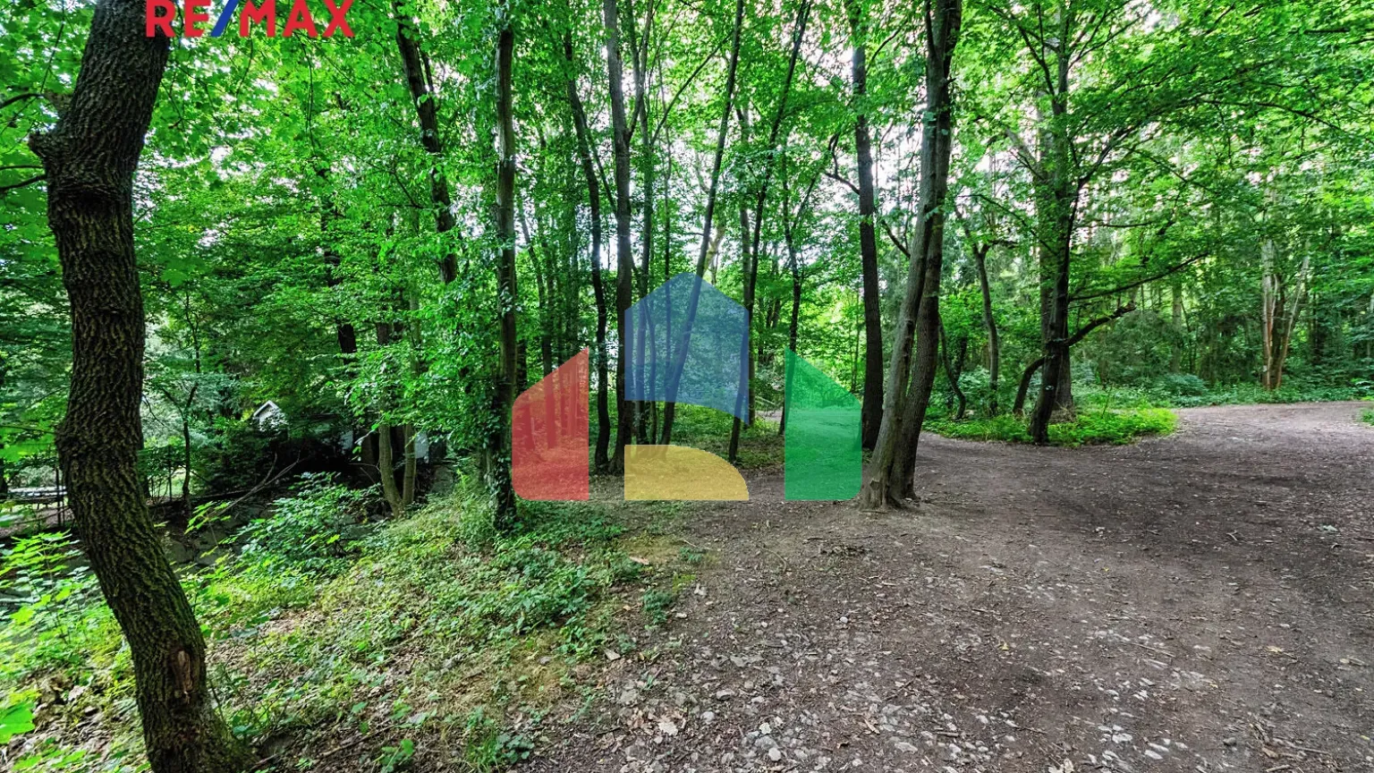 На продажу сады 1217 m²