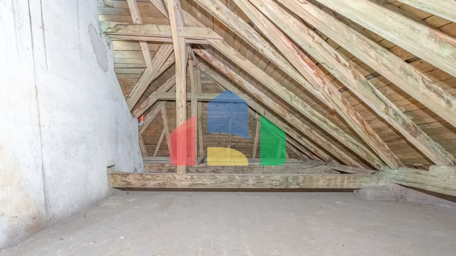 На продажу чердаки 231 m²