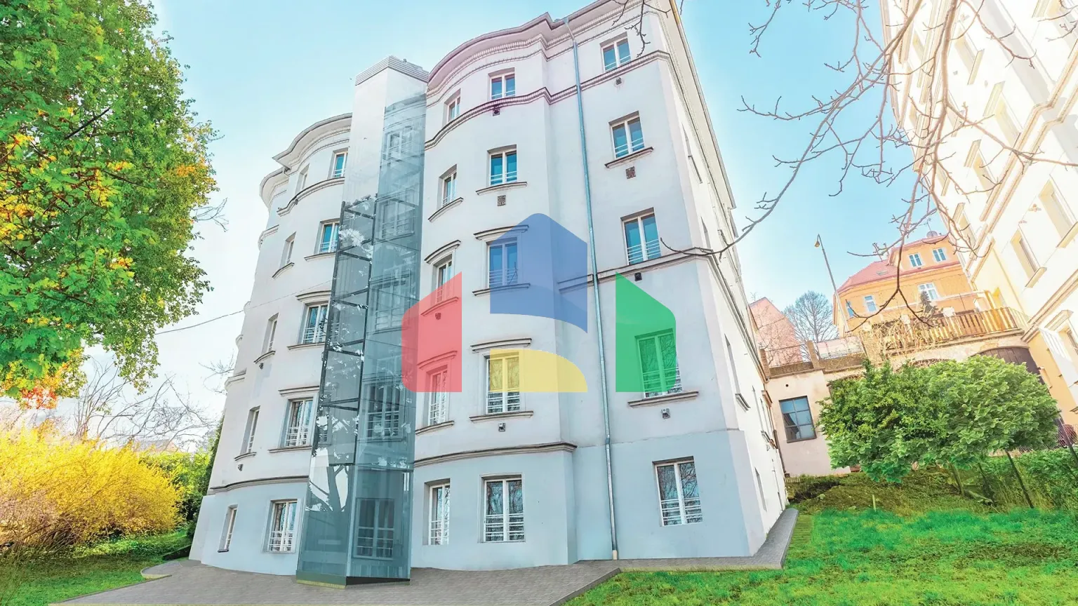 На продажу чердаки 231 m²