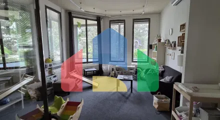 На продажу торговые помещения 251 m²