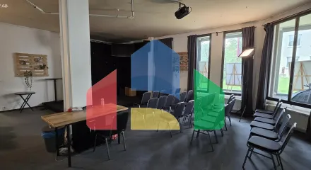 На продажу торговые помещения 251 m²