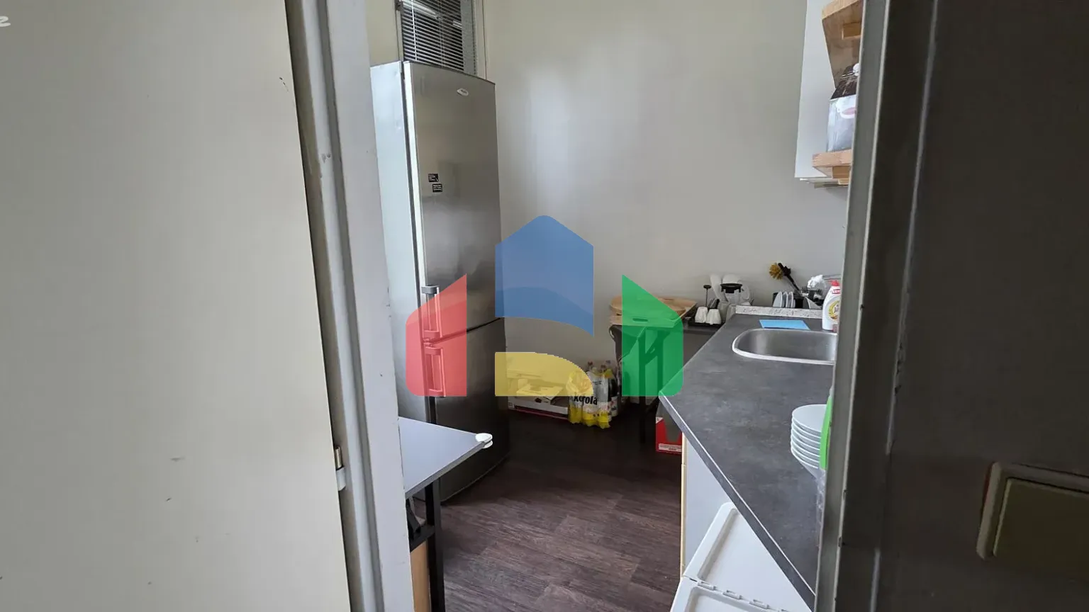 На продажу торговые помещения 251 m²