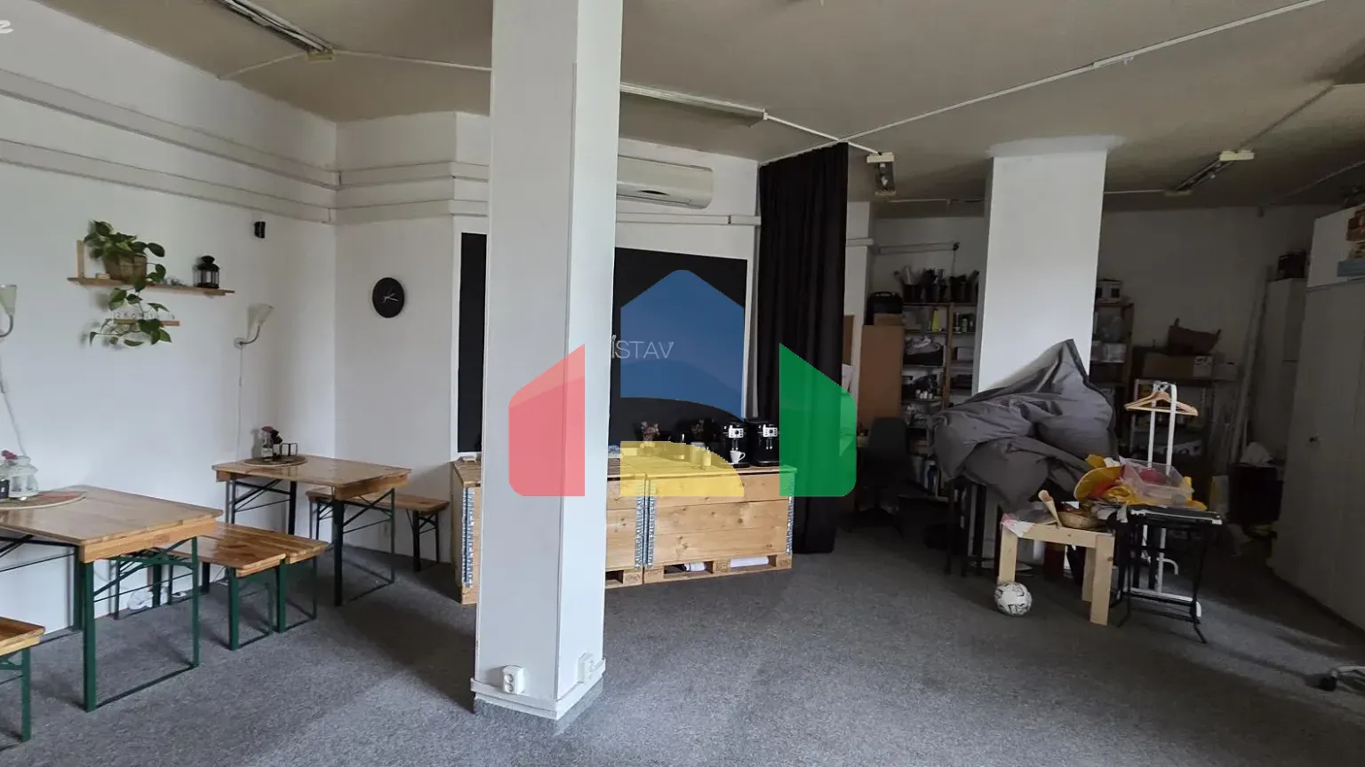 На продажу торговые помещения 251 m²