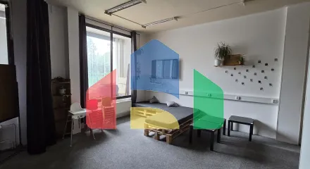 На продажу торговые помещения 251 m²