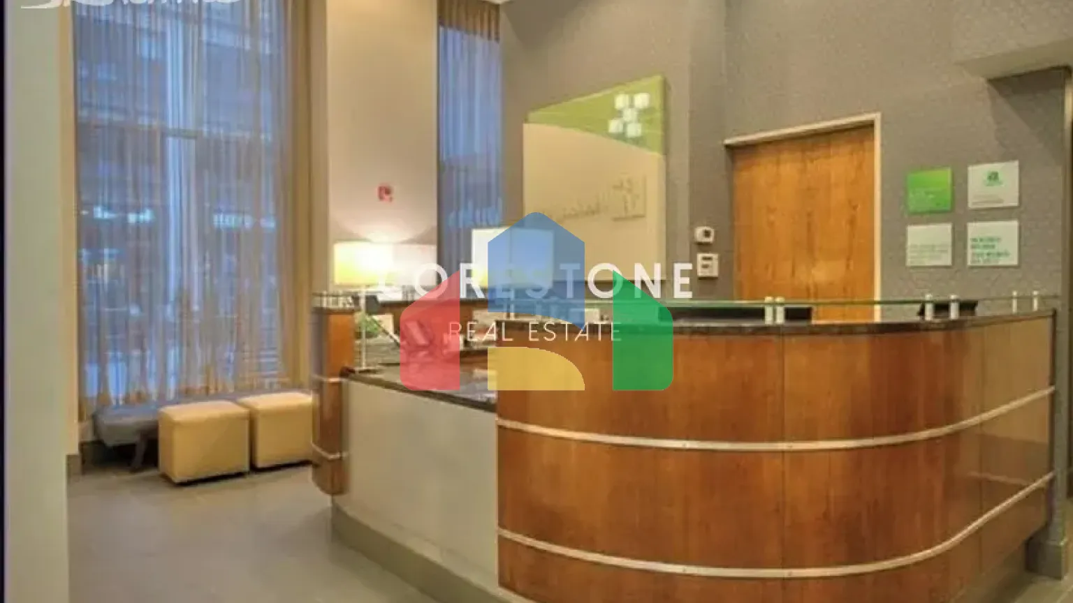 На продажу отели, гостиницы 1350 m²