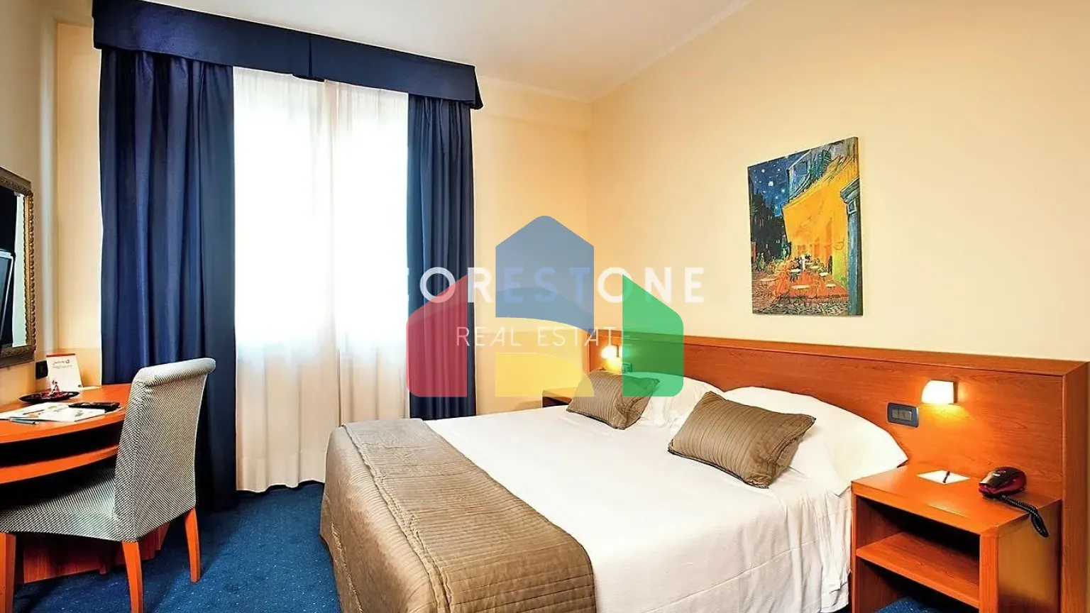 На продажу отели, гостиницы 1350 m²