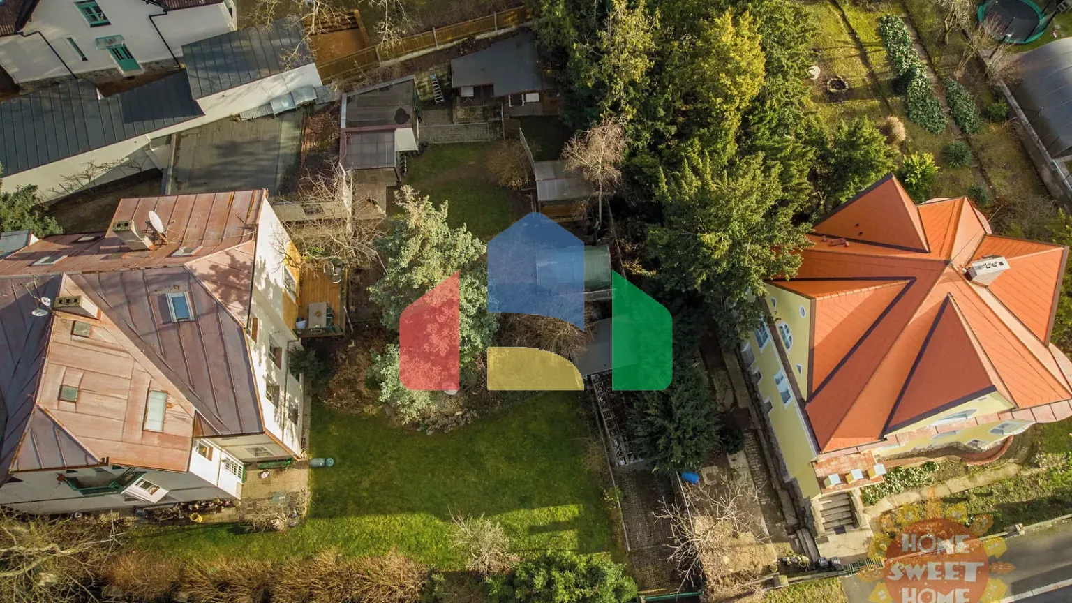 На продажу участки под строительство 389 m²