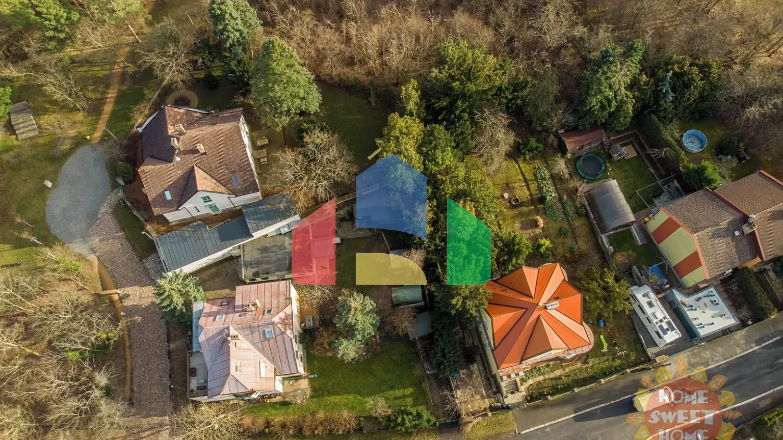 На продажу участки под строительство 389 m²