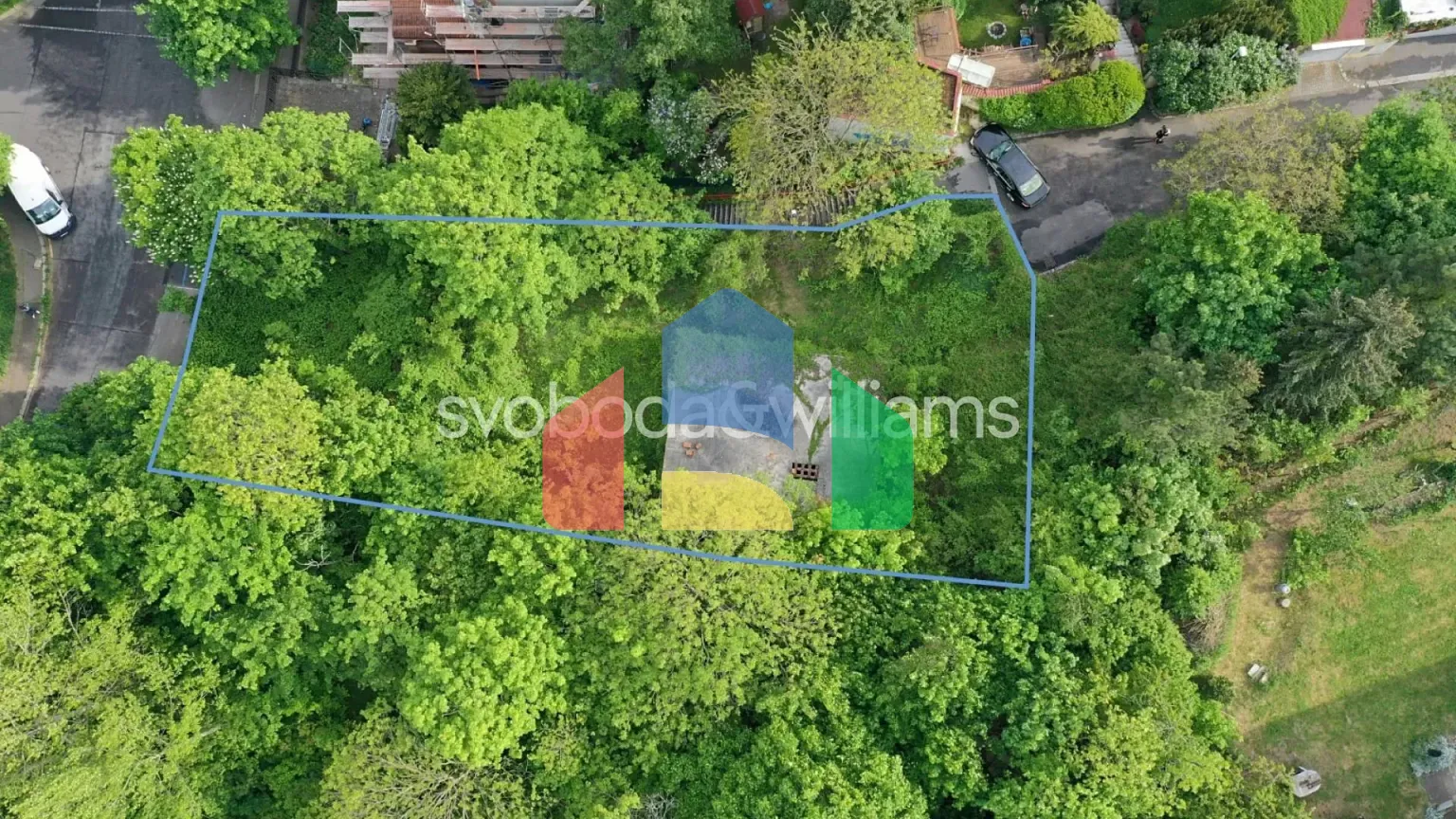 На продажу участки под строительство 648 m²