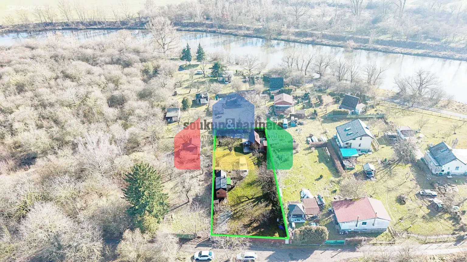 На продажу сады 977 m²