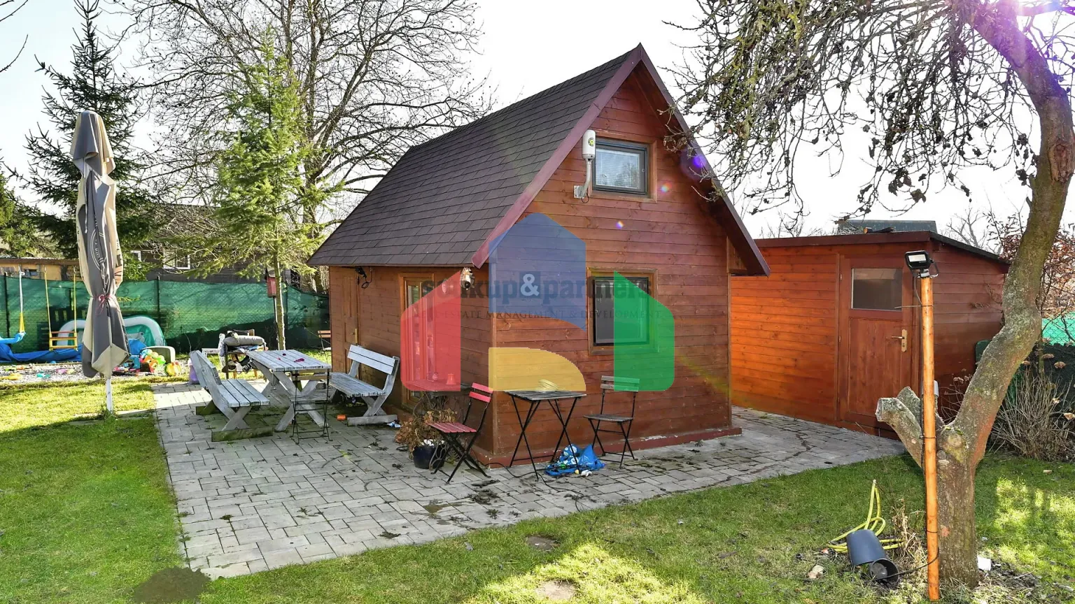 На продажу сады 977 m²