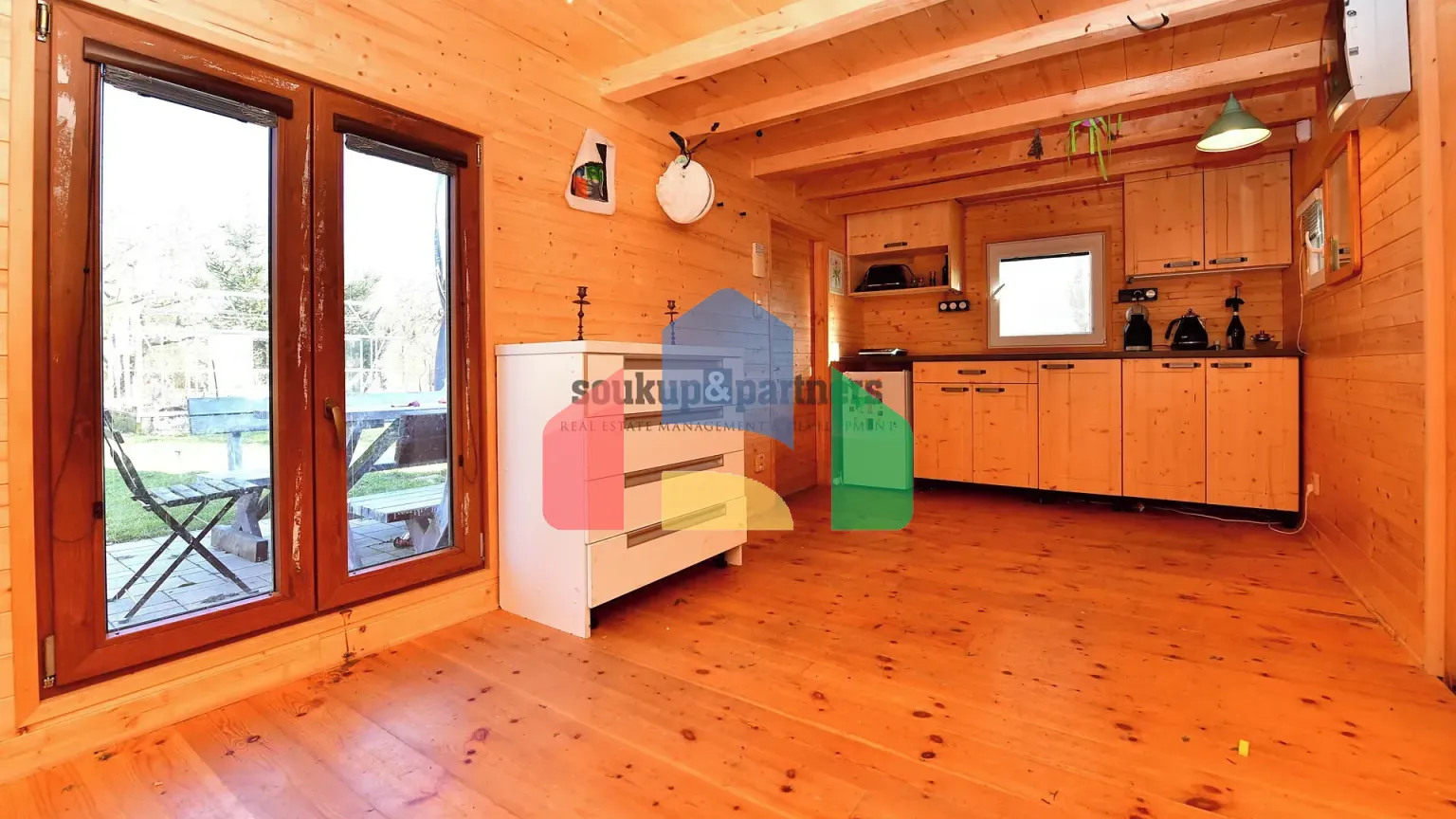 На продажу сады 977 m²