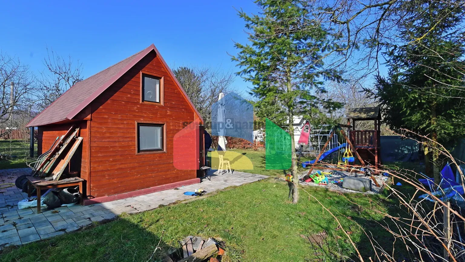 На продажу сады 977 m²