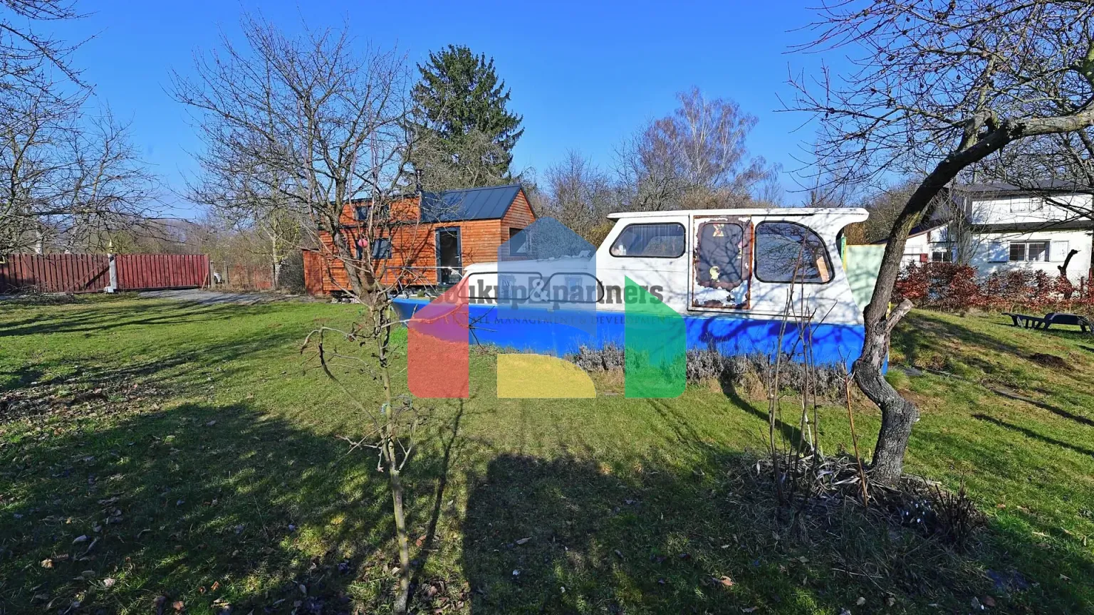 На продажу сады 977 m²