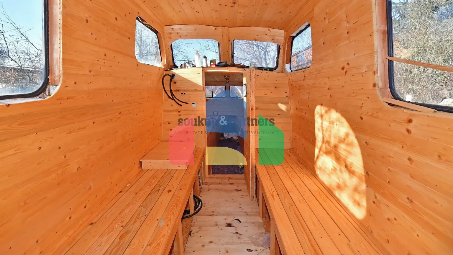 На продажу сады 977 m²