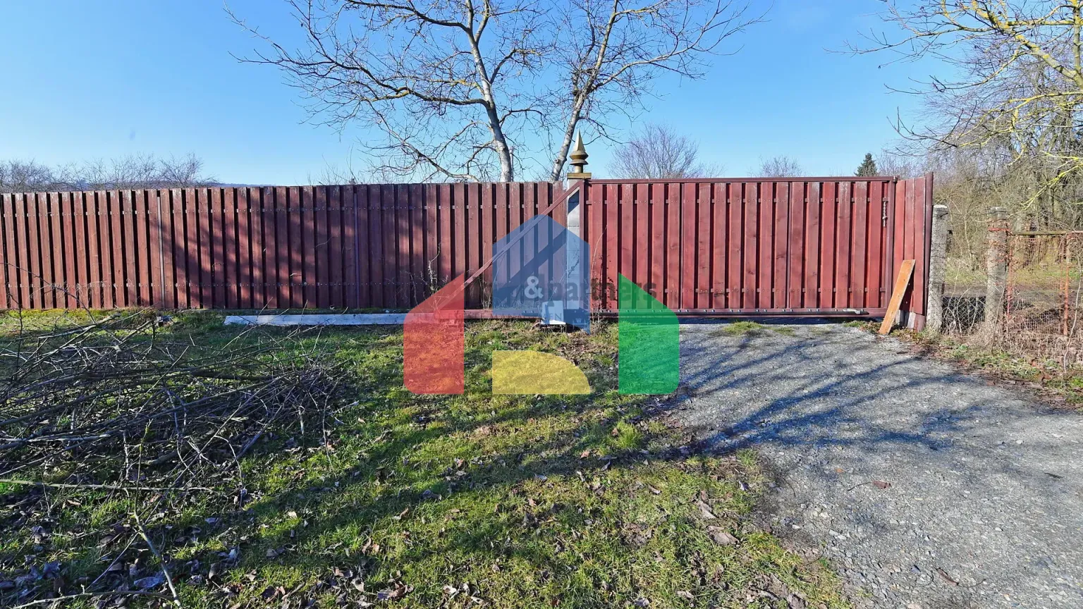 На продажу сады 977 m²