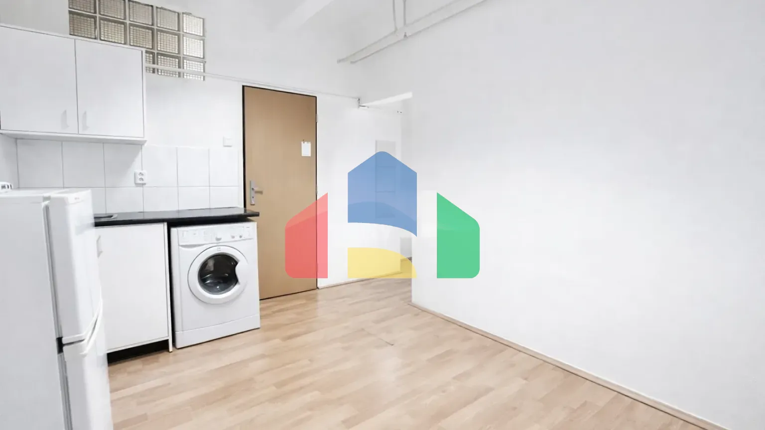 На продажу другие объекты коммерческой недвижимости 24 m²