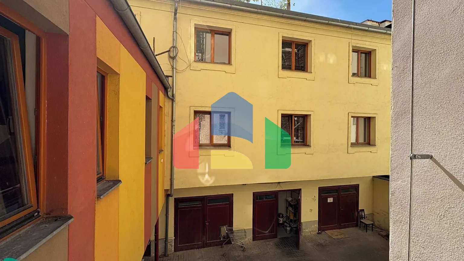 На продажу гаражи 15 m²