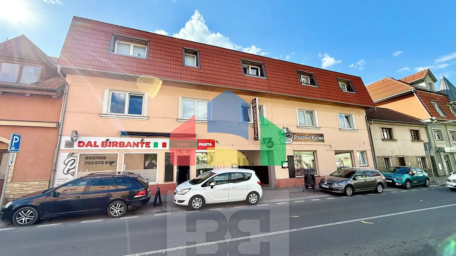 На продажу многоквартирные дома 657 m²