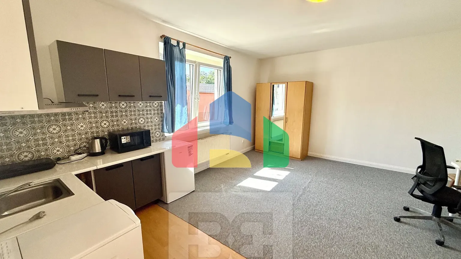 На продажу многоквартирные дома 657 m²