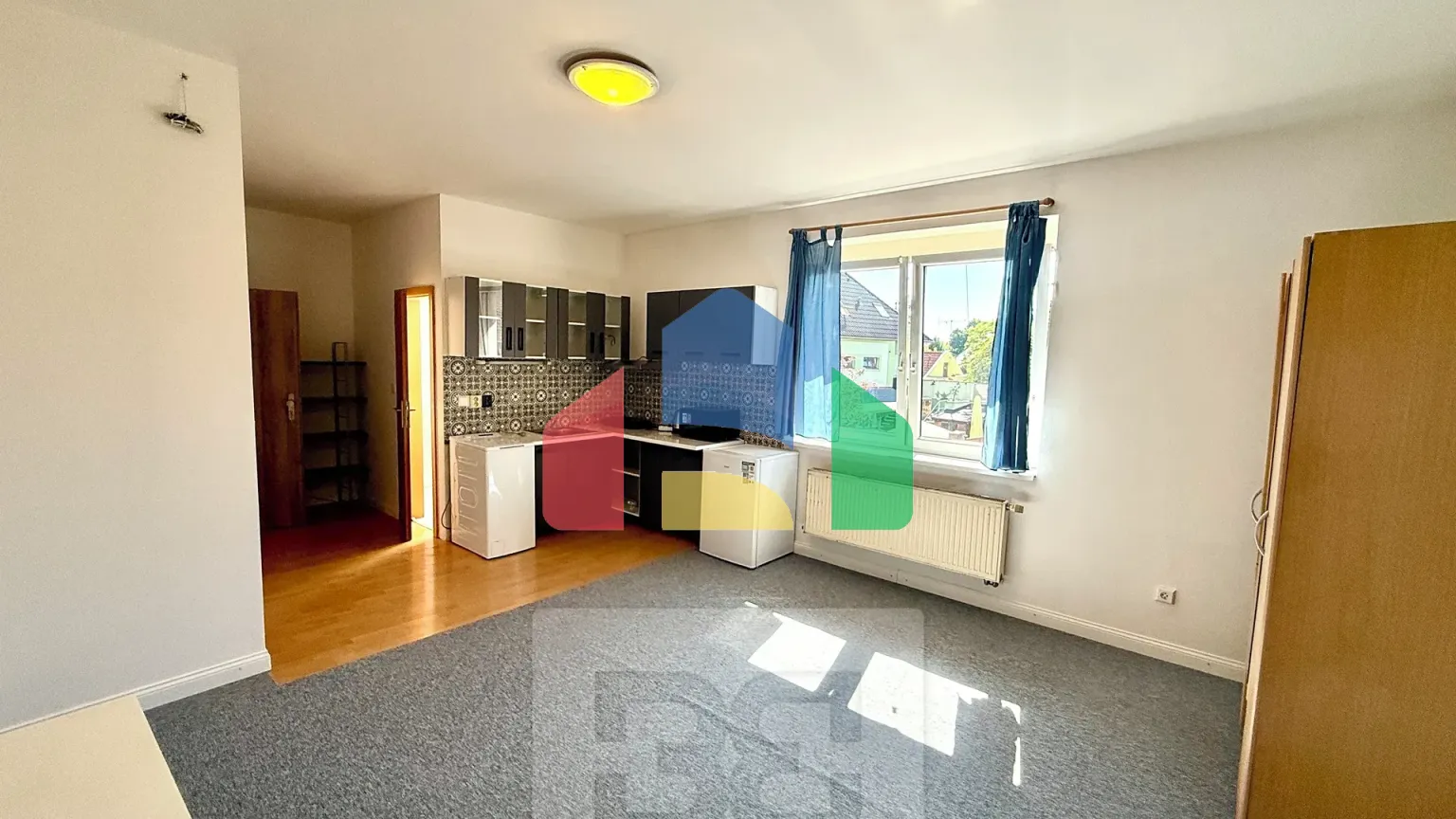 На продажу многоквартирные дома 657 m²