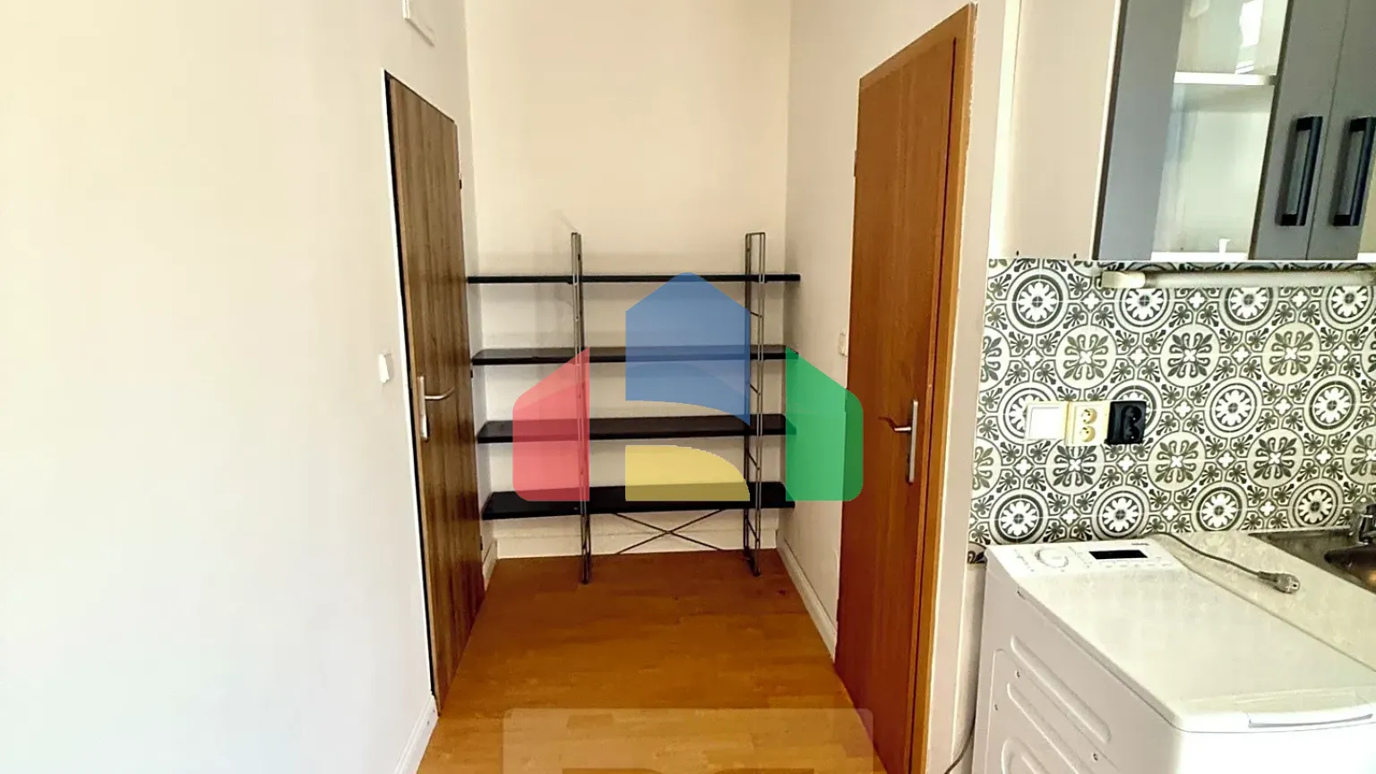 На продажу многоквартирные дома 657 m²