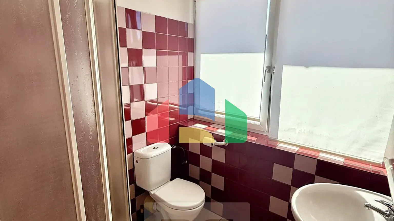 На продажу многоквартирные дома 657 m²