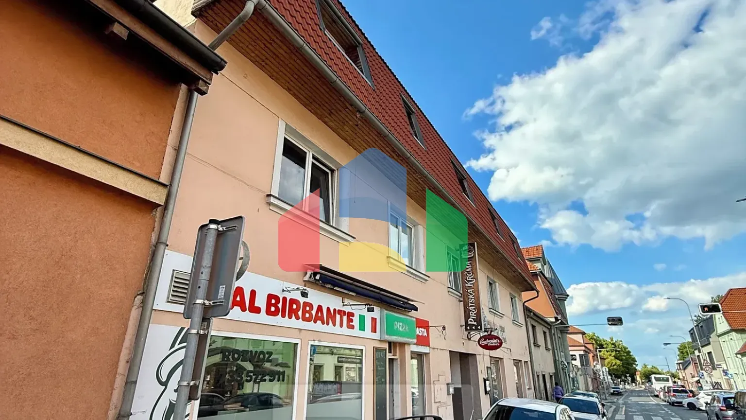 На продажу многоквартирные дома 657 m²