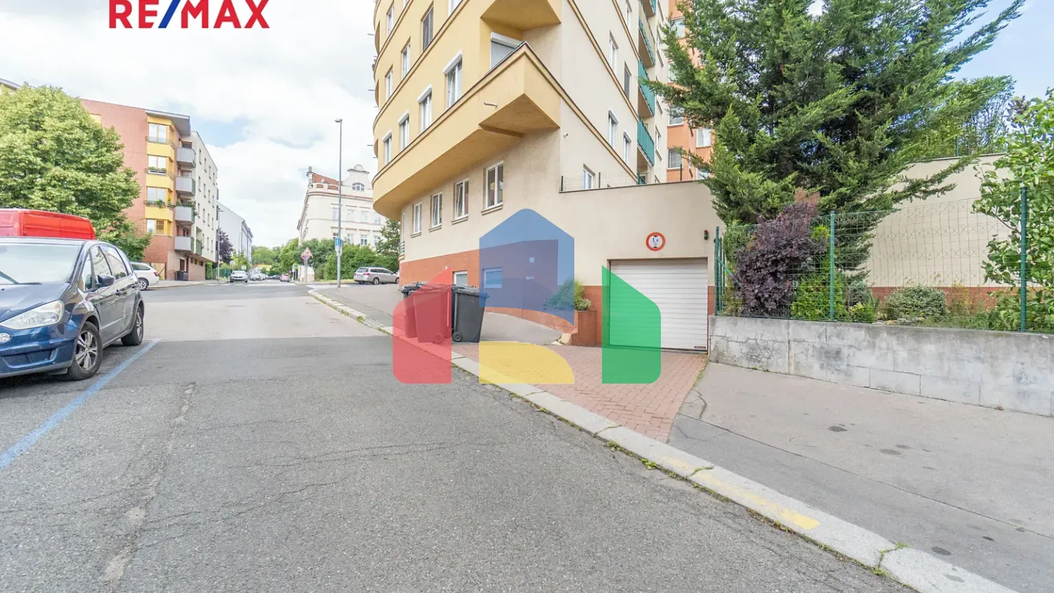 На продажу парковки 12 m²